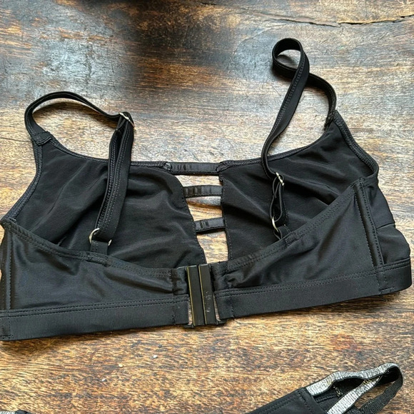 Wolf and whistle black with sparkle silver details size 6 bottoms 6D/DD-E top - Picture 3 of 9